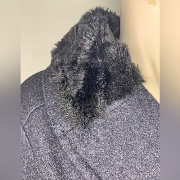 GUESS wool coat jacket faux fur collar two way button down - Picture 8 of 16
